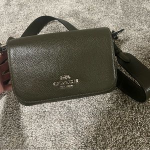 Small Coach  Jes Messenger in green No. 76698